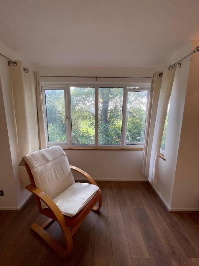 Lovely 2 Bedroom Flat With Free Parking, Great Transport Links To Central London, The Excel Centre, Canary Wharf And The O2! Kültér fotó