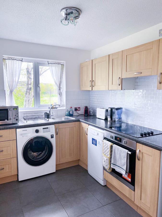 Lovely 2 Bedroom Flat With Free Parking, Great Transport Links To Central London, The Excel Centre, Canary Wharf And The O2! Kültér fotó